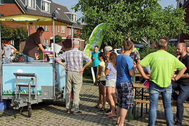 9-6-2018 - Proeverij in zomersfeer door de PLUS in Waarder_52